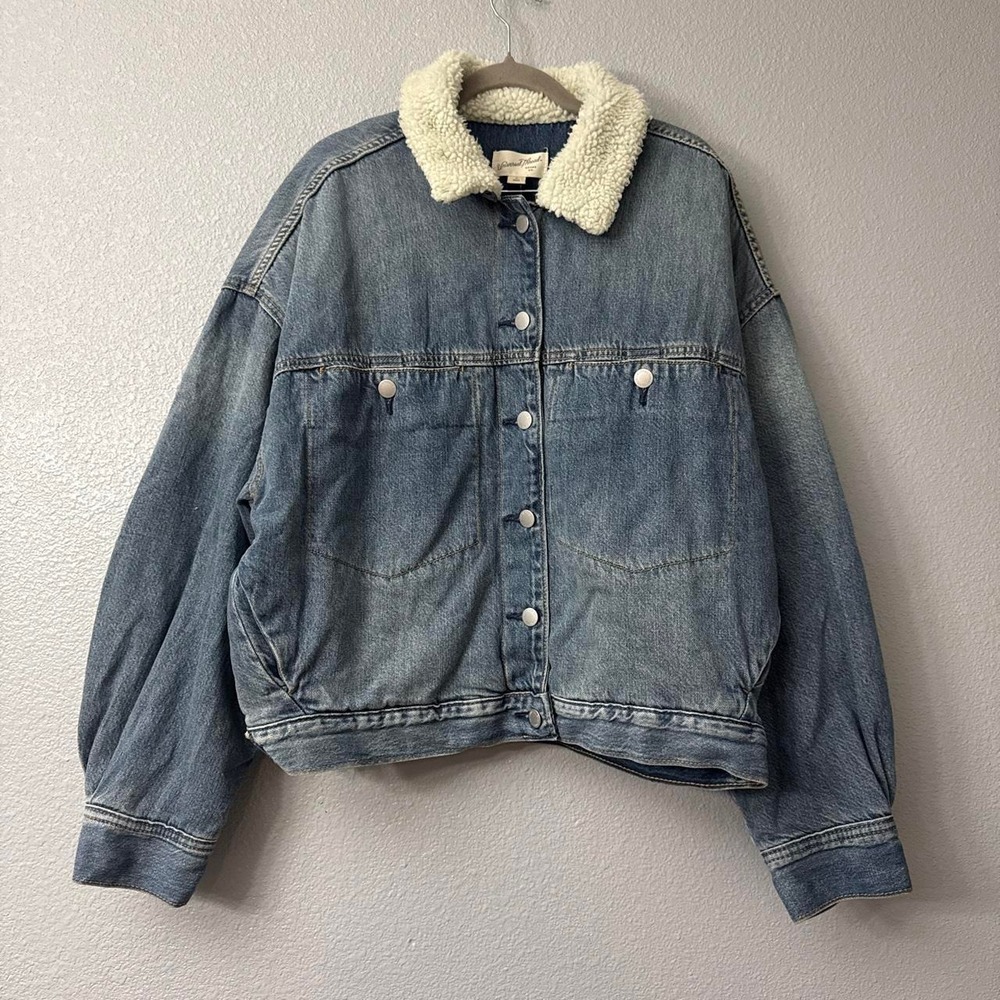 Universal Thread Women's Sherpa Neck Satin Lined Denim Jacket